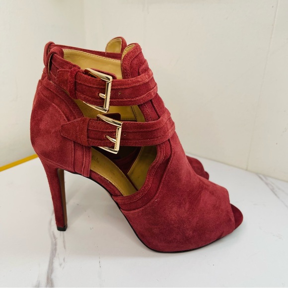 Michael Kors Peep Toe Ankle Bootie High Heels
Buckled Double Straps Cutout Shoes - Picture 6 of 13